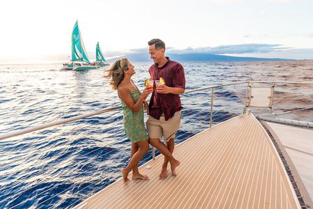 Maui: Ka'anapali Luxury Sunset Cocktail Sail with Open Bar