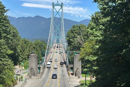 4 Hours Private tour of City of Vancouver.