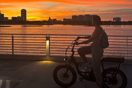 Electric Bike Guided Sunset & Glow Tour