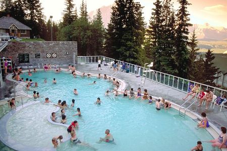 Banff/Canmore:Gondola,Hot Water Spring,Bow Fall,Iconic Lakes Tour