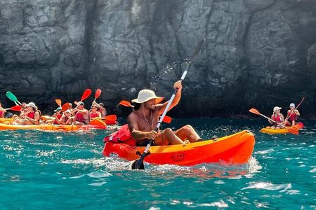 Tenerife: Guided kayak tour with snorkeling in a marine reserve