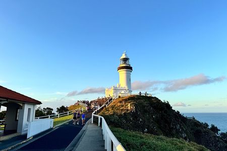 Byron Bay Day Tour: Lighthouse Sunset, The Farm and Hidden Trails