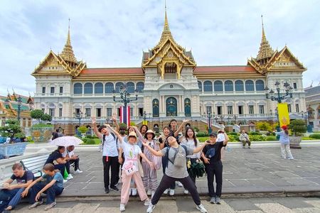 Grand Palace & Emerald Buddha & Flower Market Private Tour
