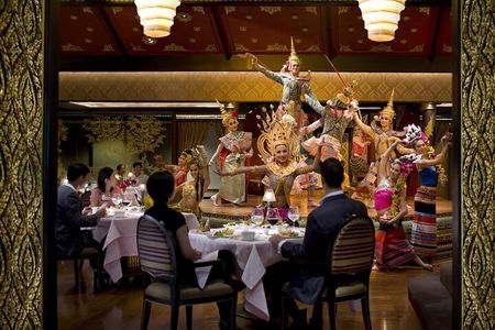 Fine Dining with Cultural Show by the Mandarin Oriental