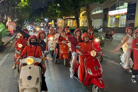 Female Riders Vespa Night Street Food + Train Street food 4 Hours