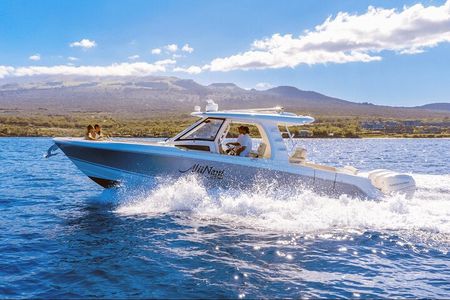 Maui Luxury Boston Whaler Private Charter for up to 6 Passengers