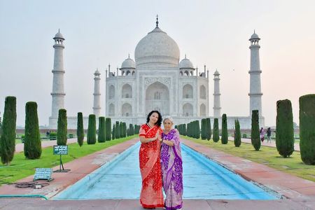 Private Day Tour of Taj Mahal and Agra Fort From Delhi By Car - All Inclusive