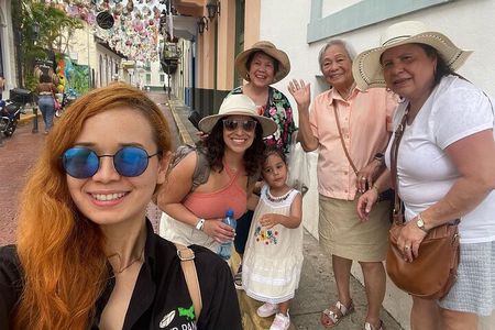 Modern City and Old Town and Panama Canal Tour
