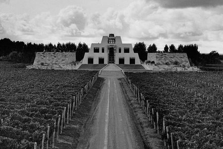 Visit and Tasting EN Catena Zapata Winery and Private Transportation