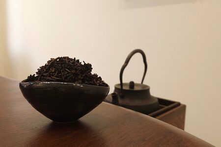 Busan: Join a Tea Ceremony & Create a Calligraphy Memento