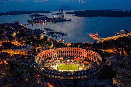 Walking Tour Pula with a Local 