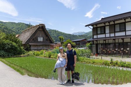 ENGLISH SPEAKING GUIDE - Private Half-Day Tour to Shirakawago