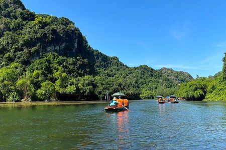 Deluxe Day Trip from Hanoi: Explore Bai Dinh Pagoda & Trang An 