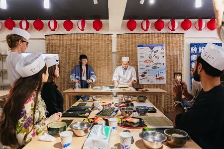 Tokyo Tsukiji Fish Market Tour & Sushi Making class with Pro Chef