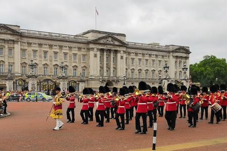 Buckingham Palace tickets and Semi Private Change of the Guard