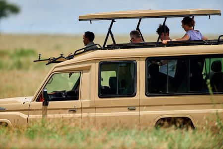 Group Sharing Midrange Safari 