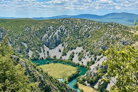 Hiking experience in unspoilt nature on the Krupa River