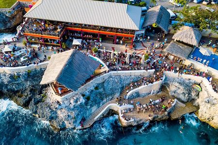7Mile Beach/Ricks Cafe Tour with Free Shopping from Montego Bay