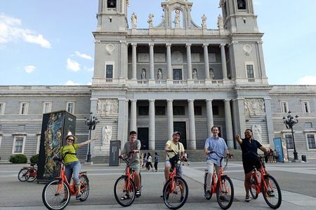 Madrid 2.5 Hour Historical Tour by Bike or E Bike