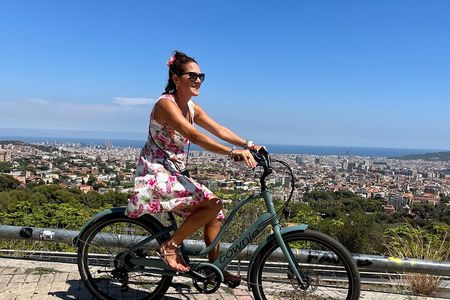 E-Bike tour in Barcelona with English Guide