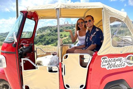 From San Gimignano: Tuscany Wine tour by Tuk Tuk with Lunch