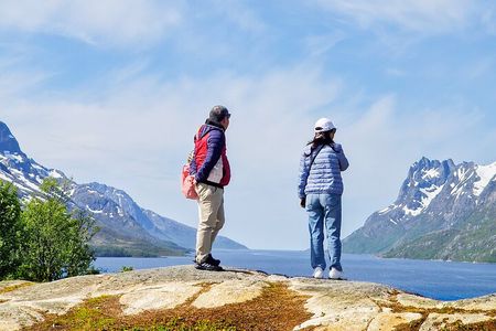 Tromsø: Day trip to the island of Sommarøy through the Fjords