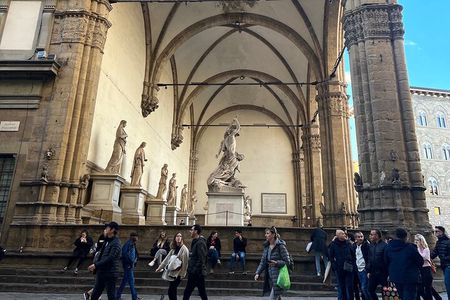 Florence Small-Group Walking Tour with Tuscan Gourmet Aperitif