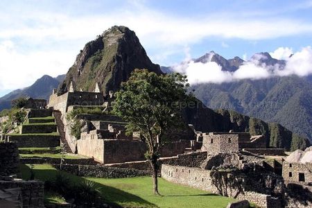 Short Inca Trail to Machu Picchu 2-Day Private Trek with Permits