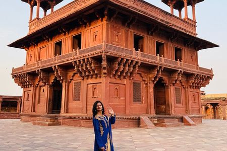 Glories of the Past-3 Day Tour to Delhi Agra Fatehpur-Taj & More