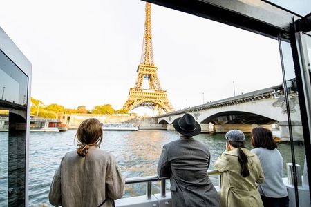 Bateaux Mouches Seine River 1 Hour Sightseeing Cruise