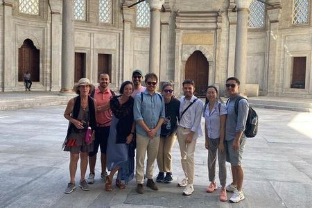 Istanbul Essential Highlights: Hagia Sophia and Cistern and more