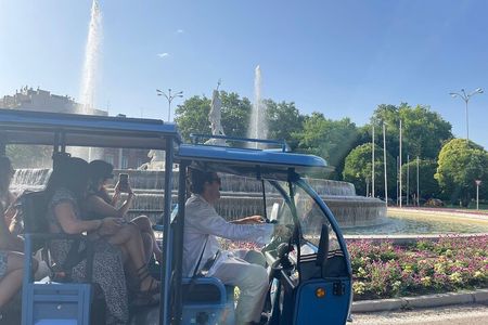 EN Tuk Tuk Electric POR Madrid Tour
