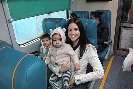 From Delhi: All-Inclusive Taj Mahal Tour by Train with Escort