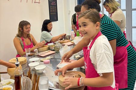Cook 4 Local Vietnamese Dishes In Pink-themed Class & Market Tour