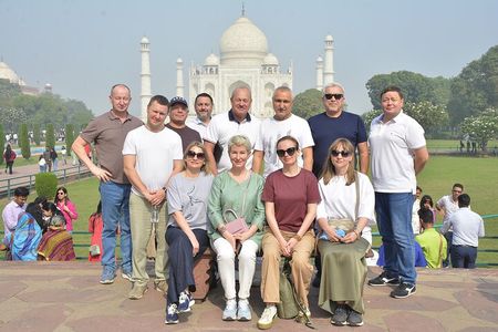  From Jaipur: Taj Mahal & Agra Tour with Transfer to Delhi by Car