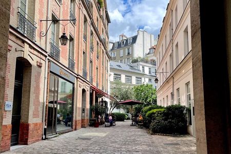 Saint Germain Walking Tour with Local Insights