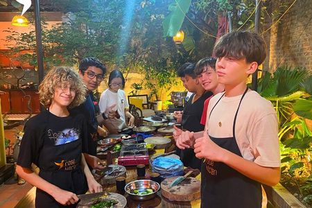 Vegetarian Hanoi Cooking Class: Free Pick Up, Market Tour & More