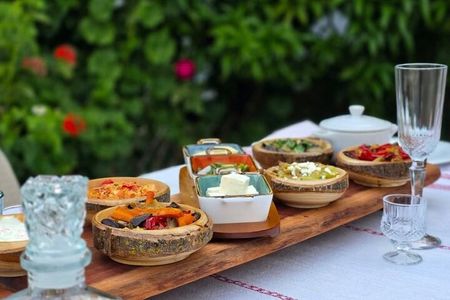 Shkodër: Local Food Experience & Walking Tour