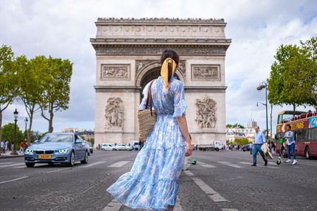 Arc de Triomphe and Champs Élysées Walking Tour