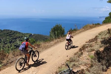 Family E-bike Tour to the Stella Lacona Gulf