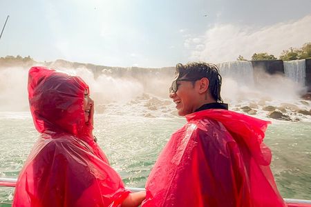 Niagara Falls Tour With Journey Behind the Falls & Boat Cruise