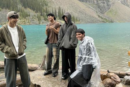 Moraine Lake Louise Shuttle Bus | Banff Explorer™ Direct Service.