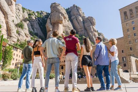 Explore Montserrat and La Sagrada Familia in one day