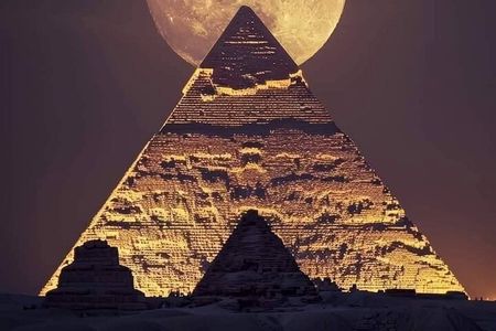 Light and sound show Pyramids with free romantic dinner