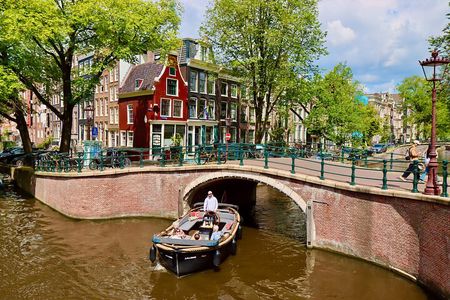 Private Canal Cruise – Discover the Best of Amsterdam in 90 min