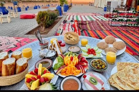 Sunrise Breakfast with Panoramic Hot Air Balloons