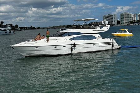 62ft + FREE HOUR Miami Yacht Rental 3-6 Hours up to 13 People