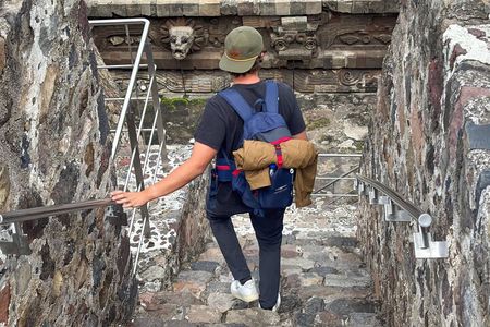 Teotihuacan Pyramids Without Stops (No shops, No restaurants)