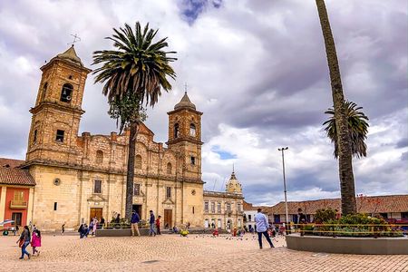 Private Tour: Guatavita, Salt Cathedral & Local Cuisine