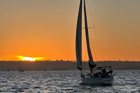Deluxe Sunset & Day Sail Small Group